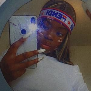 Meet your Posher, Jada